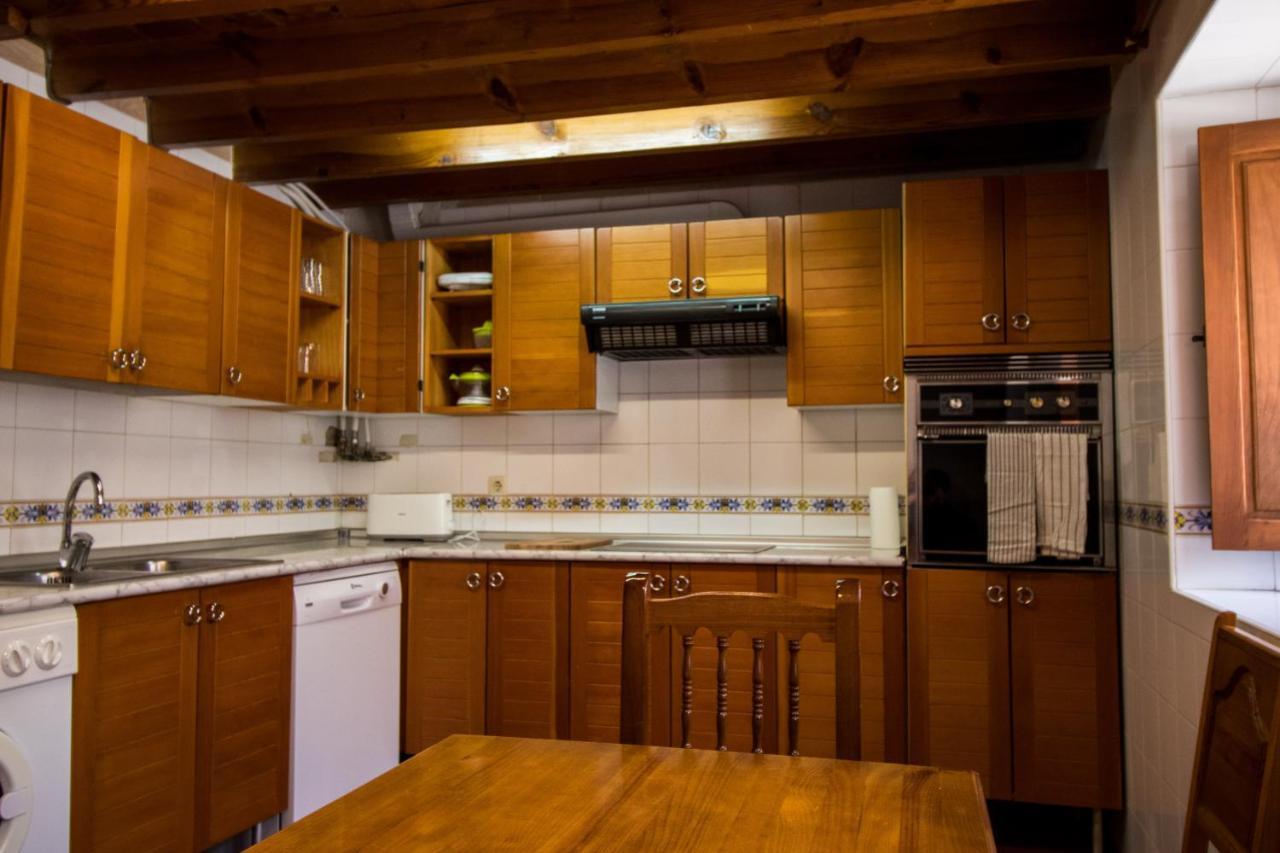 La Casa Del Abuelo Pensionat Hoyos del Espino Exteriör bild