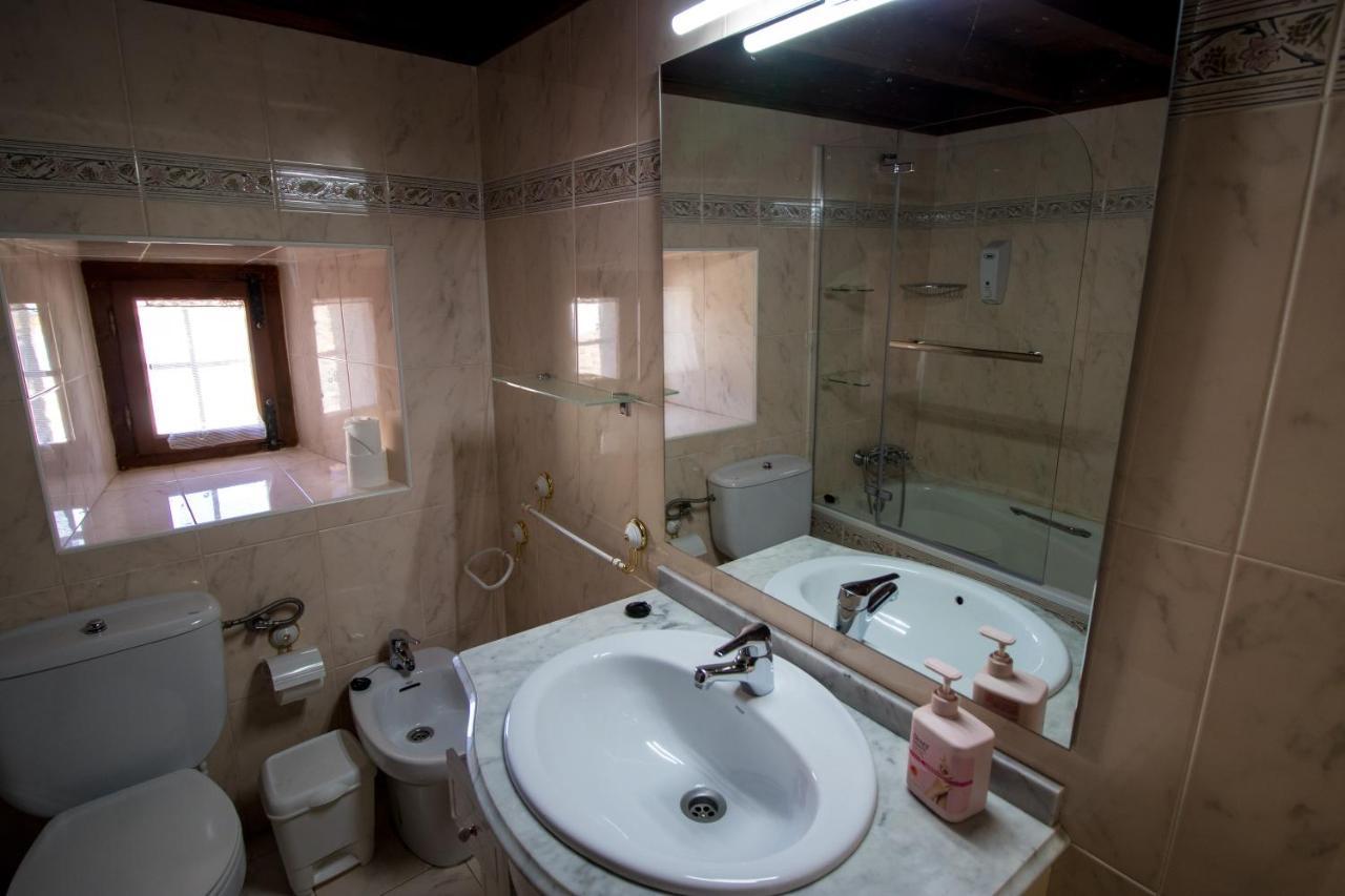 La Casa Del Abuelo Pensionat Hoyos del Espino Exteriör bild
