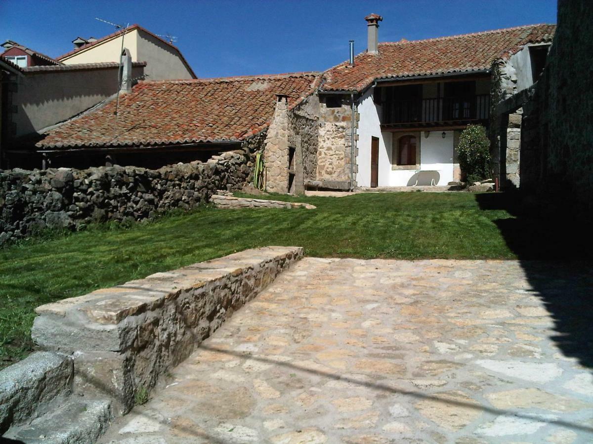 La Casa Del Abuelo Pensionat Hoyos del Espino Exteriör bild