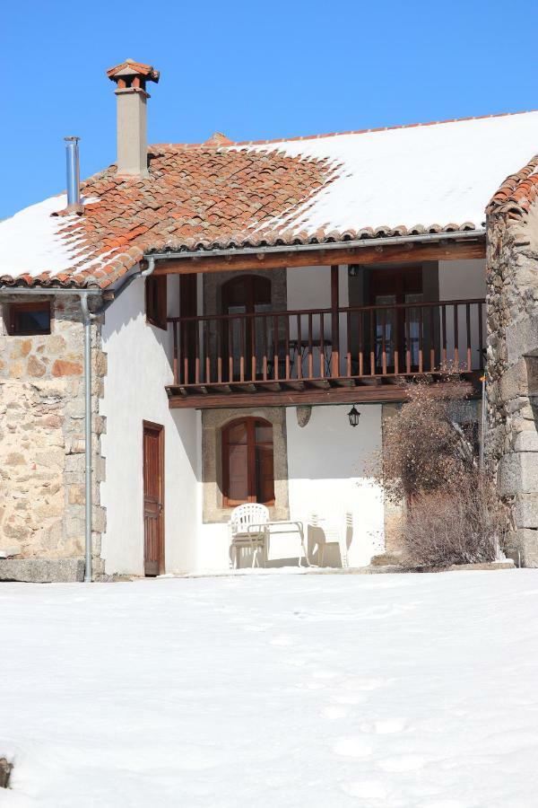 La Casa Del Abuelo Pensionat Hoyos del Espino Exteriör bild